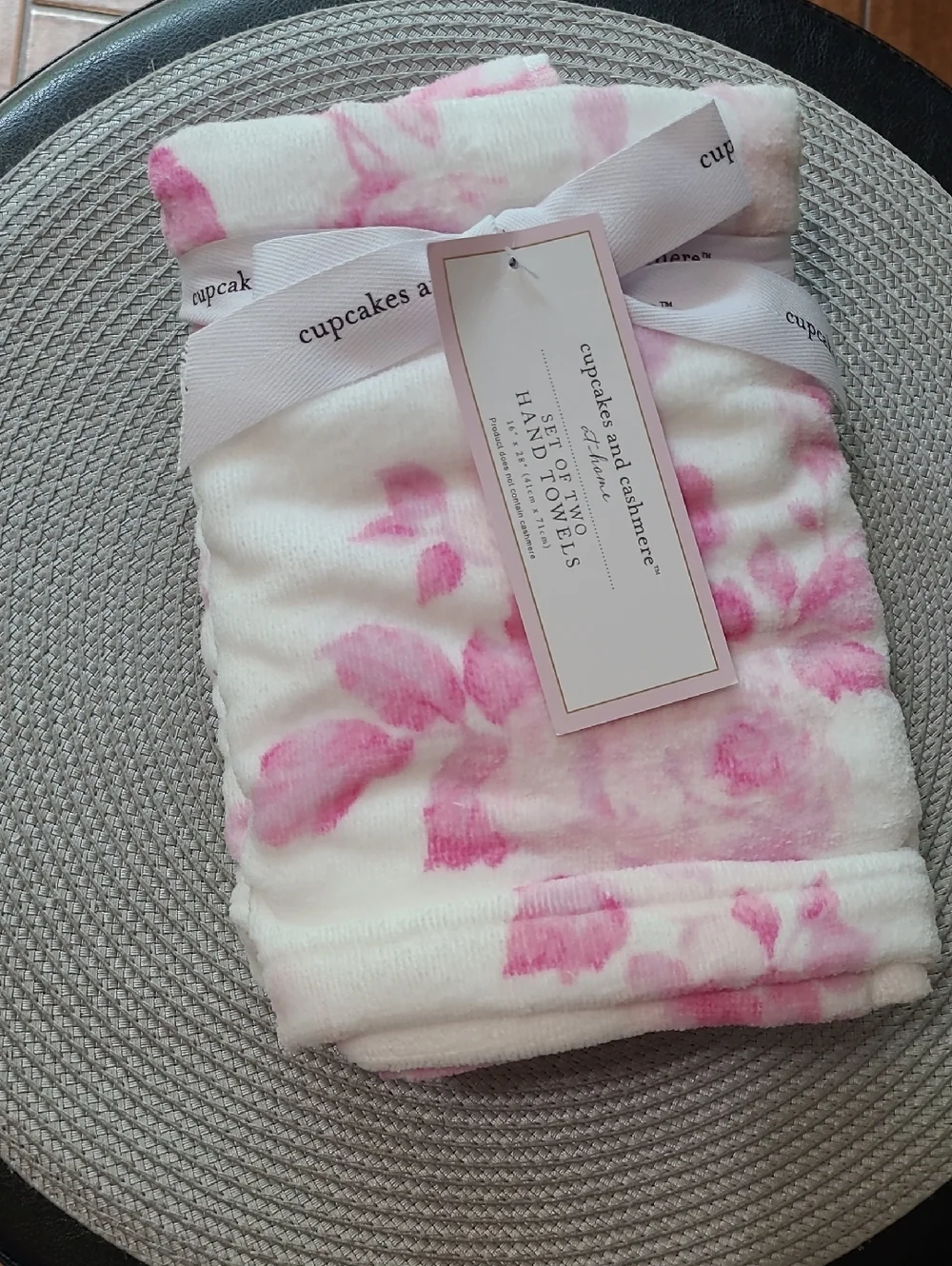 Cupcakes and Cashmere Floral Hand Towels